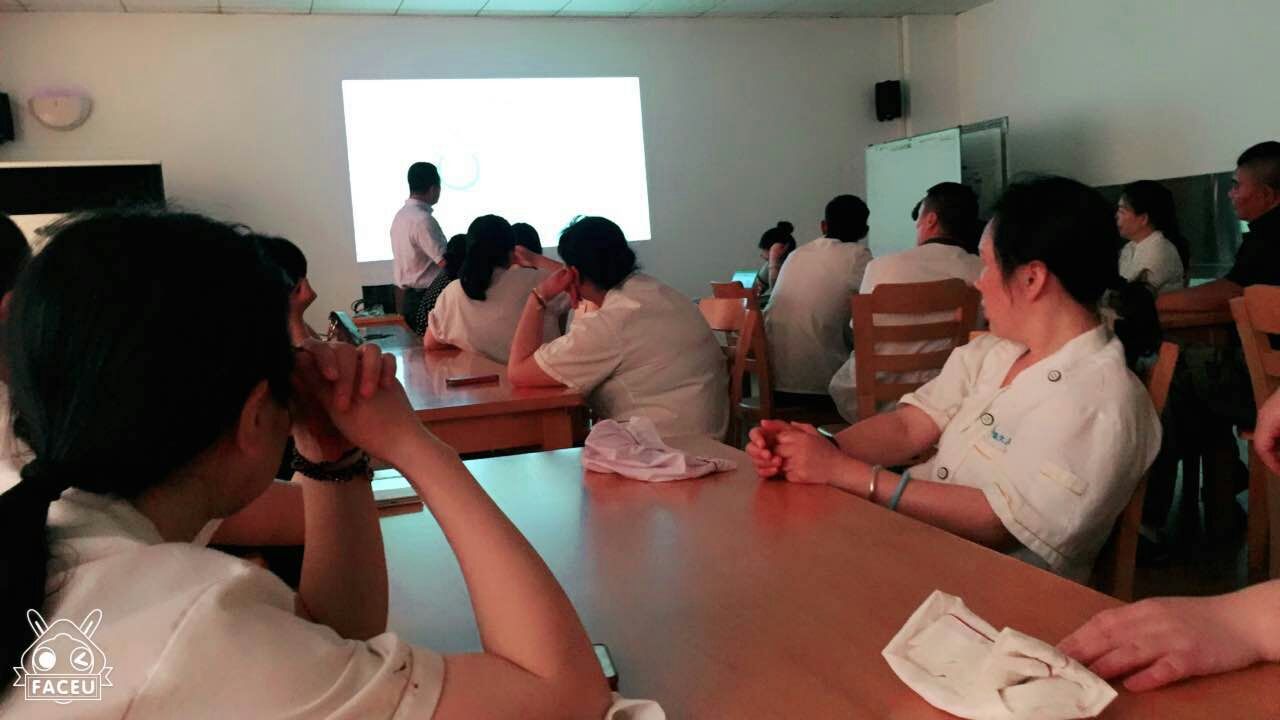   共管共謀共發(fā)展  營造高標準食堂衛(wèi)生和服務